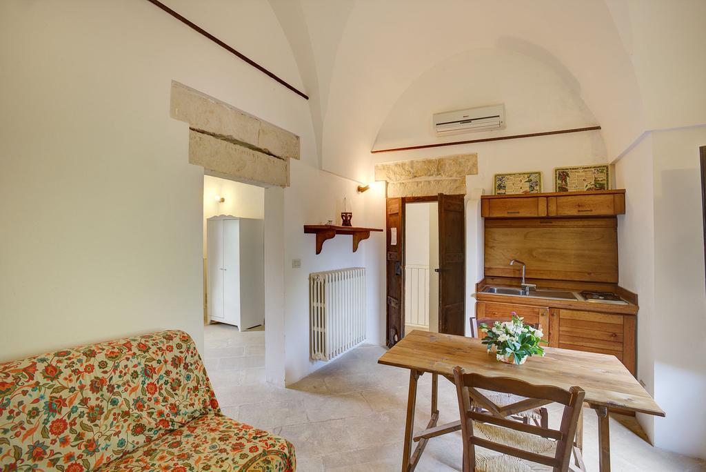 Tenuta Sant'Andrea Giuggianello Ruang foto